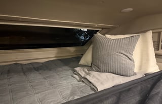 Lux Class C-Solar/Gen–Sleeps 8+, Free Wifi, PetsOK