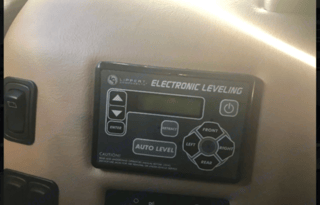 Class A Winnebago Adventurer - OMNE1021