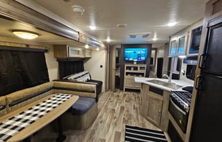 "THE PUMA" - Upgraded Queen + 2 Full Bunks