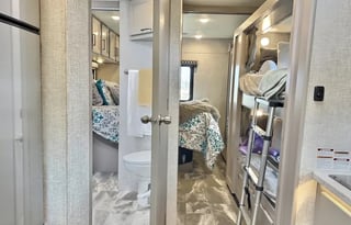 2023 Quantum LF31 Bunkhouse, Dual AC's+Solar (CA)