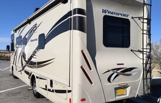 '17 Thor Windsport – Ultimate Dog's Pleasure Dome!