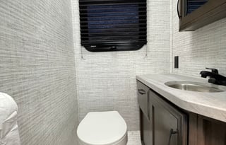 Campfire Cruiser – Easy to Drive pet friendly RV