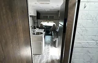 Conquest Medium Easy to Drive Class C