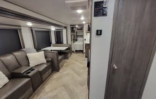 King bed☆Reclining sofa☆Large bathroom