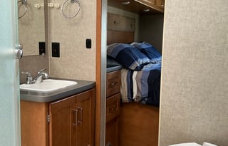 2019 Winnebago Minnie Winnie 31G Bunk Beds