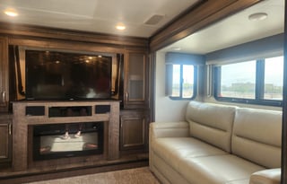 2018 Keystone RV Montana High Country 374FL