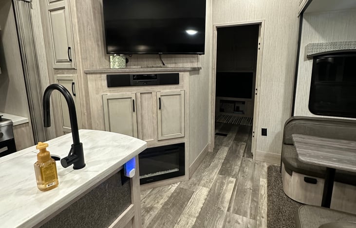 Living/dining/kitchen