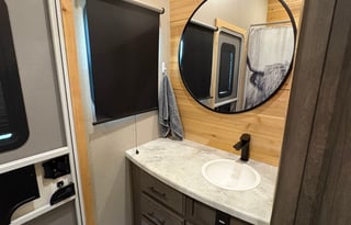 Rolling Family Retreat Bunk House with 2 full bath