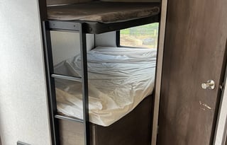 2021 Dutchmen RV Coleman Lantern Series 242BH