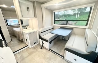 C4-*NEW* 2023 Prism Mercedes Luxury Rv - Sleeps 6