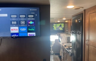 Adventure-Ready 2019 Winnebago Outlook 25J –