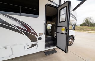 Spacious Dog Friendly and stocked for adventure!!