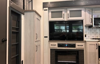 Spacious Family Friendly Luxury 5th Wheel 2BR/2BA