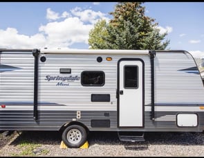 Keystone RV Springdale SM1800BH18