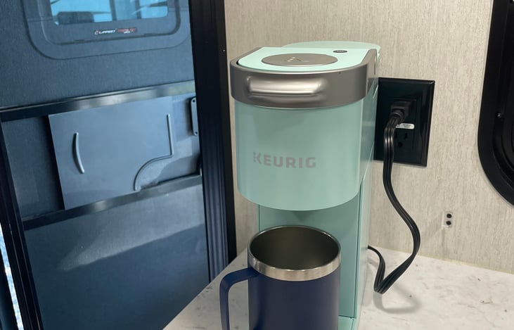 We provide kcups for each morning of your stay. Or bring your own favorite kcup! Sugar & cream also supplied.