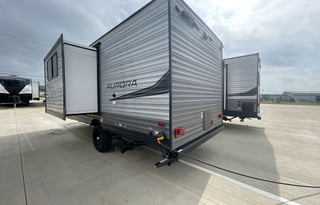 2024 Aurora Light 18BHS Queen Bed and Bunks!