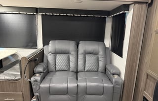2021 Dutchmen RV Kodiak Ultimate 3321BHSL