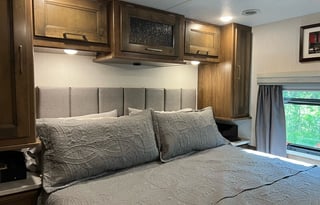 Luxury on the Road: Rent the Coachmen Encore 325SS