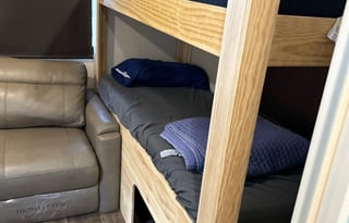 Wildwood - 2019 FR Wildwd 37BHSS2Q (Delivery Only)