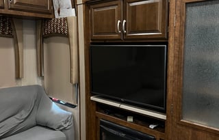 2016 Spacious Blue Ridge Fifth Wheel