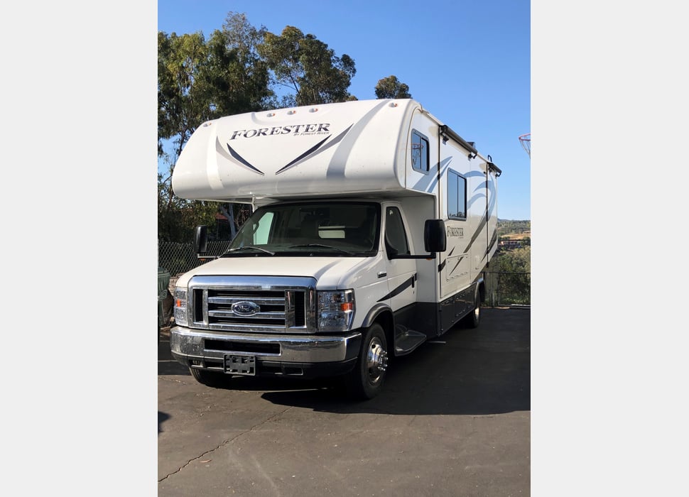 Class C Motor Home rentals in Escondido