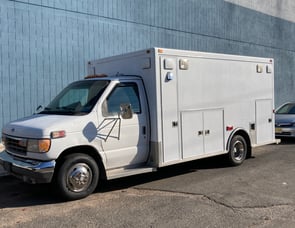 Ford E-350 Campulance