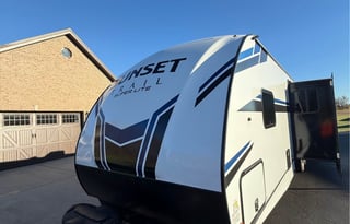 2021 CrossRoads RV Sunset Trail SS331BH
