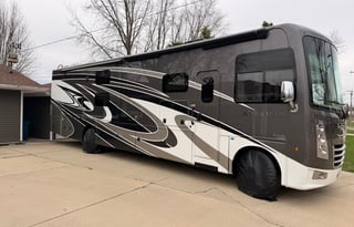 2021 Thor Motor Coach Miramar 37.1
