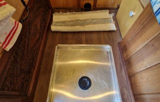 Sherpa: Converted Sprinter Van * Pet Friendly *