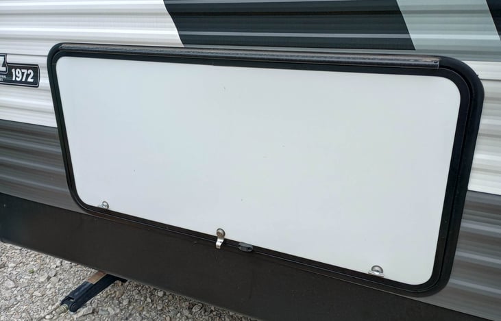 Outdoor kitchen closed