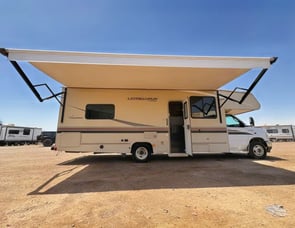 Coachmen RV Leprechaun 270QB Ford 350