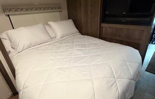 Mercedes Prism | Class C | St Augustine RV Rental
