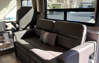 2022 Thor Hurricane - Your Luxury Rolling Retreat