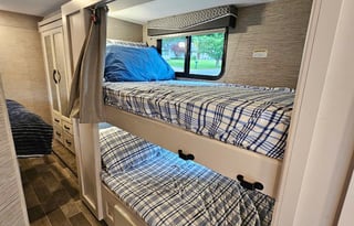 2022 Thor Motor Coach Chateau 31EV