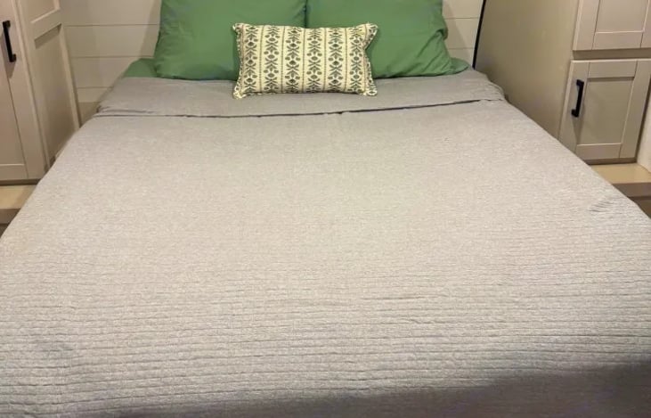 Queen Bed (Murphy Bed)