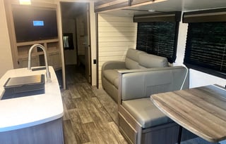 2021Crossroads Sunset Trail,  2 bathrooms, lg bunk