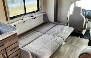 2017 Thor Motor Coach Freedom Elite 30FE