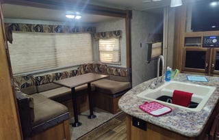 Delivery Only    2015 Forest River Tracer Air