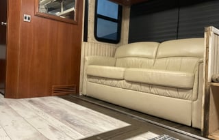 2009 Fleetwood Bounder 38F