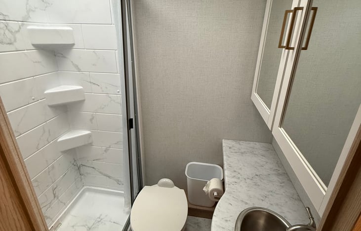Impeccable bathroom