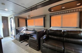 Escape –Spacious and Pet-Friendly Adventure Awaits