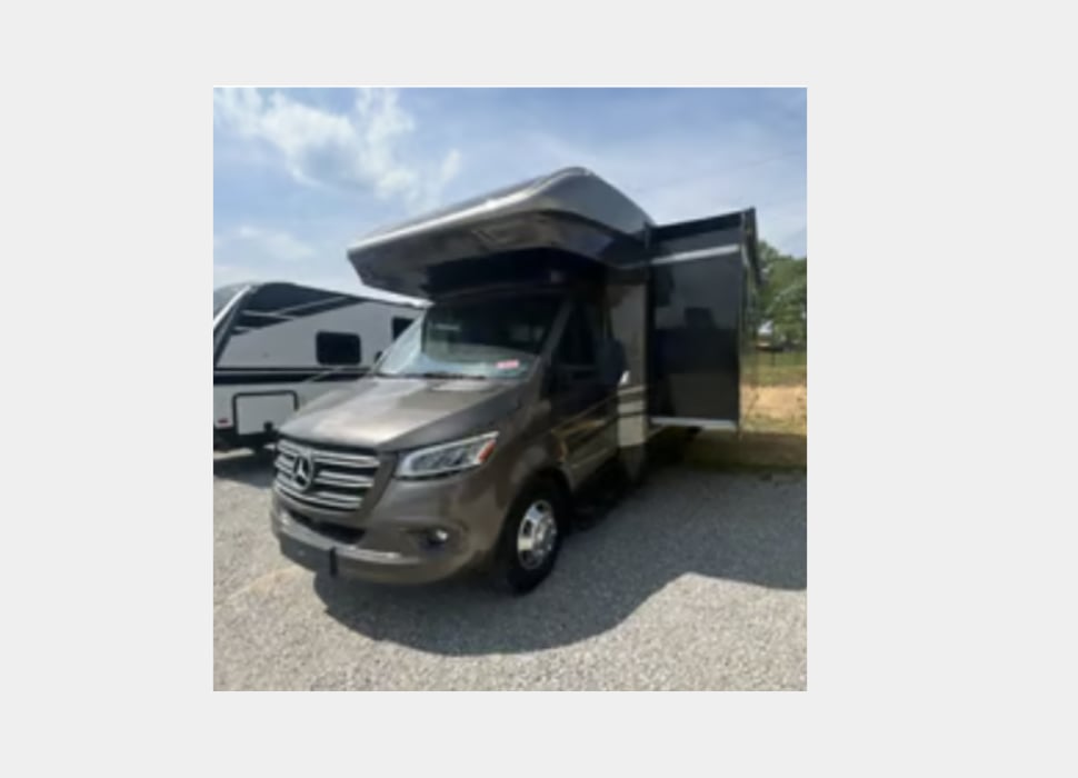 Class C Motor Home rentals in Redlands