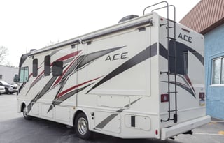 2022 ACE 27 FT Easy to Drive Class A! Sleeps 6-8
