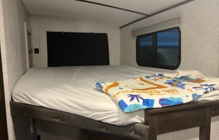 2021 Keystone RV Bullet 250BHS - Sleeps 8!