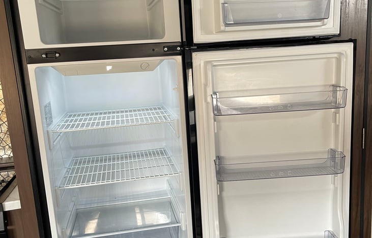 Roomy Refrigerator/Freezer