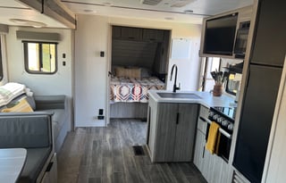 Family Adventure RV – Sleeps 8 | 2021 Keystone