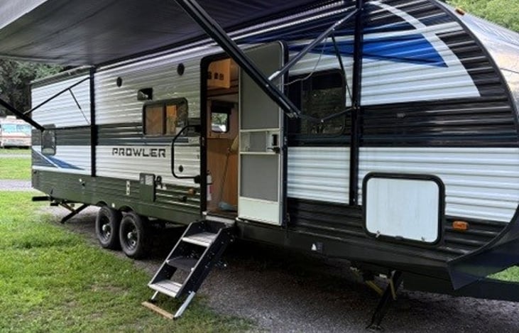 side with awning anu under light