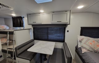 Bunks★Queen★EXIT 407