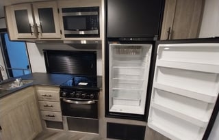 2023 PROWLER 303BH FAMILY READY