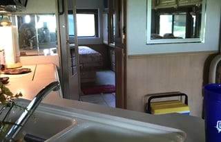 2005 Dolphin Motor Coach Dolphin A